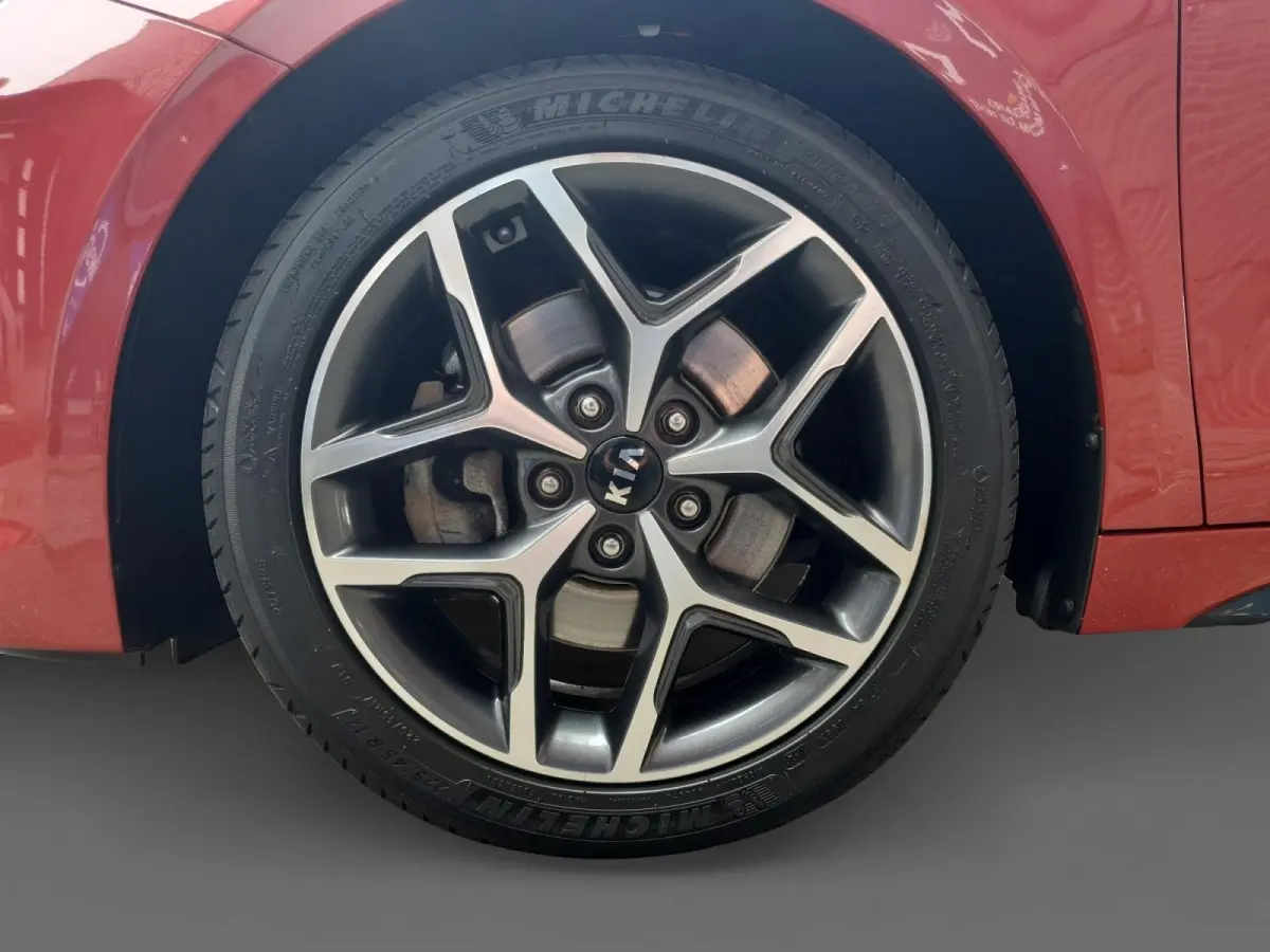 1.5T 160 pk GT-Line Edition | Panorama schuifdak | Navigatie | Camera | Apple Carplay \ Android auto | Cruise control | Climate control |
