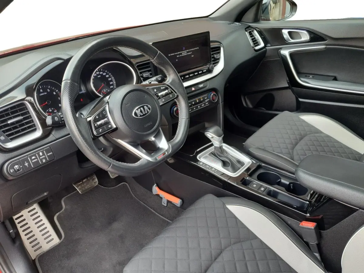 1.5T 160 pk GT-Line Edition | Panorama schuifdak | Navigatie | Camera | Apple Carplay \ Android auto | Cruise control | Climate control |