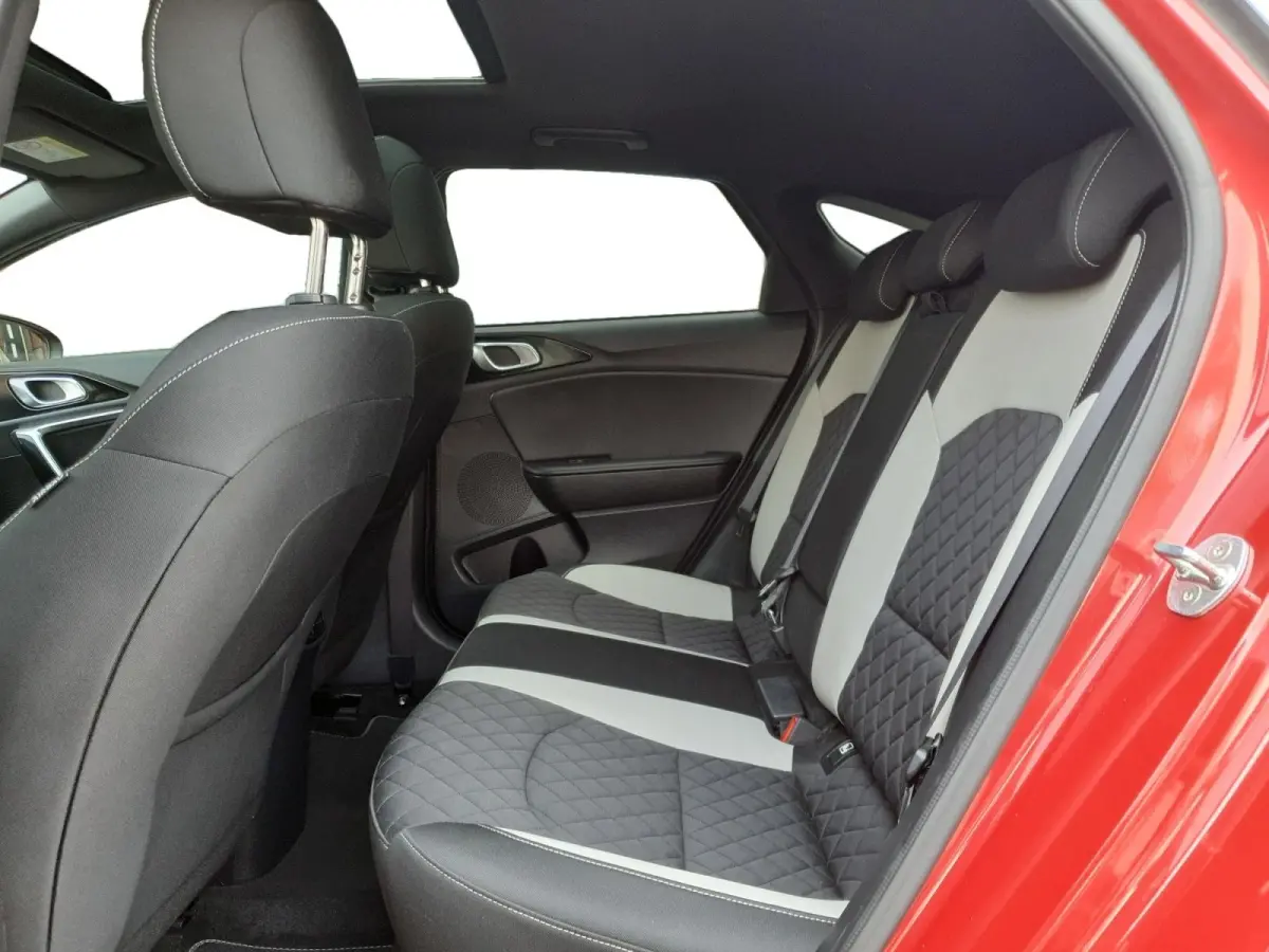 1.5T 160 pk GT-Line Edition | Panorama schuifdak | Navigatie | Camera | Apple Carplay \ Android auto | Cruise control | Climate control |