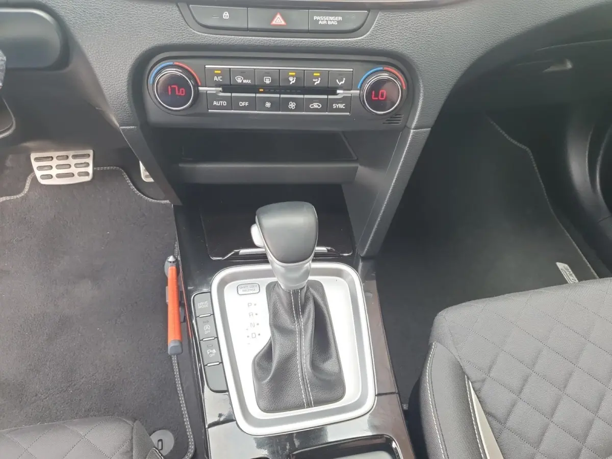 1.5T 160 pk GT-Line Edition | Panorama schuifdak | Navigatie | Camera | Apple Carplay \ Android auto | Cruise control | Climate control |