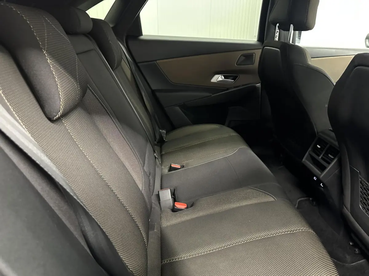 1.2 PureTech Business AUTOMAAT CRUISE CARPLAY CLIMATE