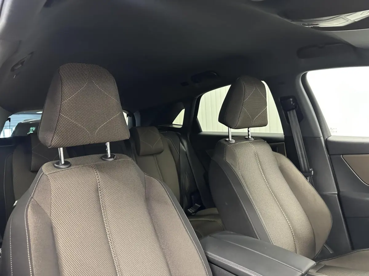 1.2 PureTech Business AUTOMAAT CRUISE CARPLAY CLIMATE