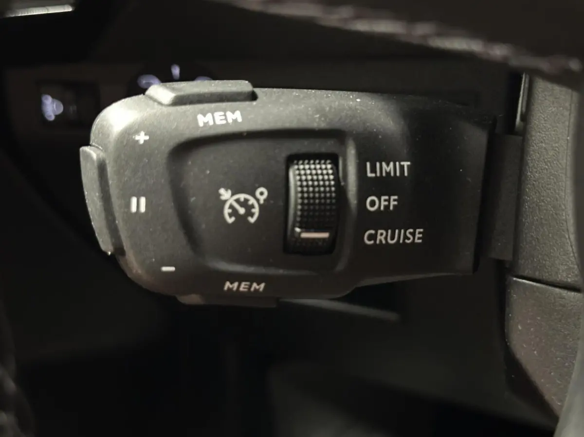 1.2 PureTech Business AUTOMAAT CRUISE CARPLAY CLIMATE