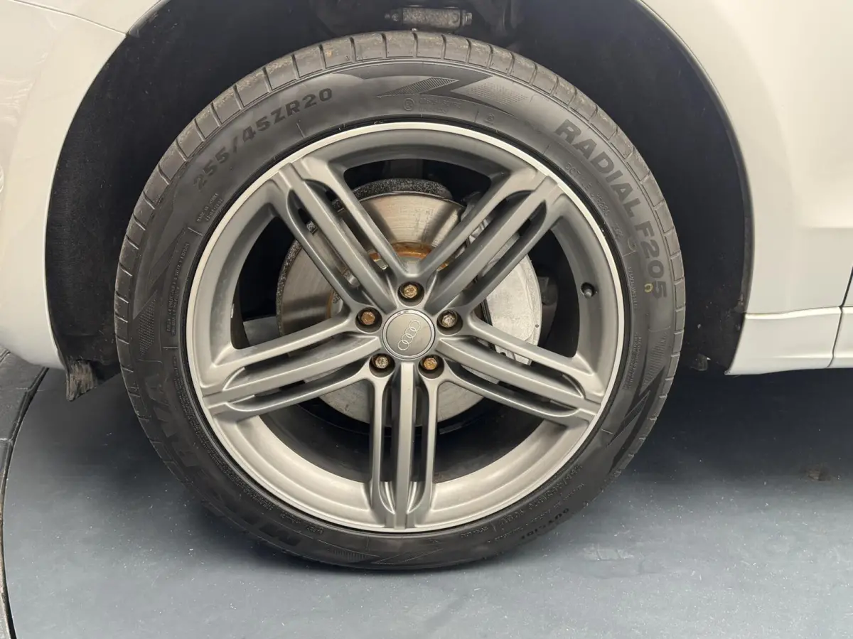 3.0 TFSI Quattro S-Line Automaat-Trekhaak-Navigatie-Cr.contr-Clima-Leder-Stoelverwarming-Parkeersensoren-LED-Lm20''velgen-Elek.Klep