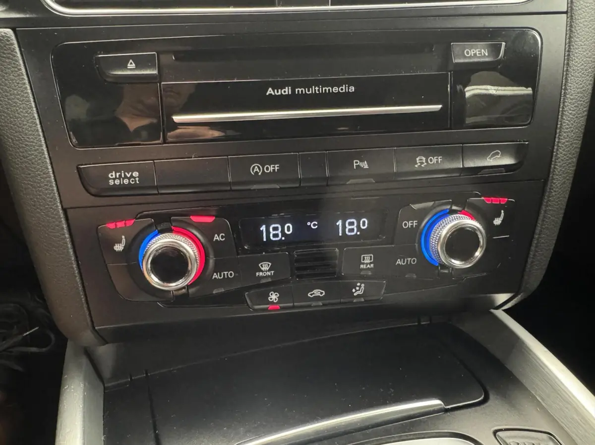 3.0 TFSI Quattro S-Line Automaat-Trekhaak-Navigatie-Cr.contr-Clima-Leder-Stoelverwarming-Parkeersensoren-LED-Lm20''velgen-Elek.Klep