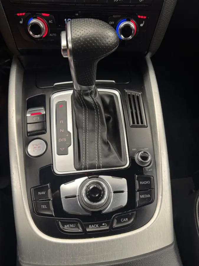 3.0 TFSI Quattro S-Line Automaat-Trekhaak-Navigatie-Cr.contr-Clima-Leder-Stoelverwarming-Parkeersensoren-LED-Lm20''velgen-Elek.Klep