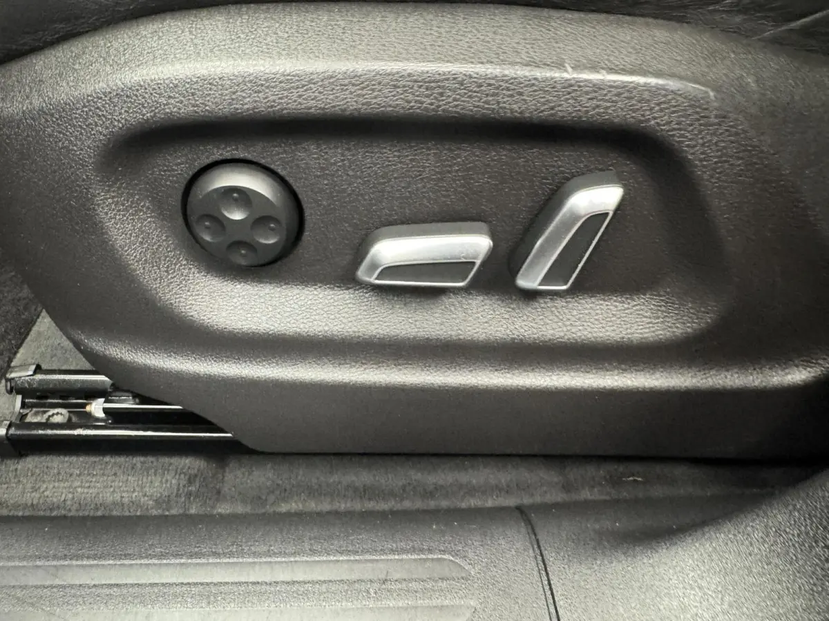 3.0 TFSI Quattro S-Line Automaat-Trekhaak-Navigatie-Cr.contr-Clima-Leder-Stoelverwarming-Parkeersensoren-LED-Lm20''velgen-Elek.Klep