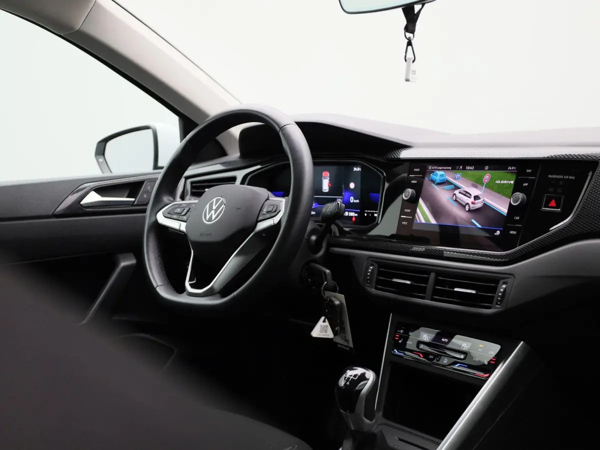 1.0 TSI Life Business 95 PK| Origineel Nederlands | 1e Eigenaar | Navigatie | Stoelverwarming | Climatronic | Parkeersensoren | Digitale Cockpit Voorstoelen verwarmd |