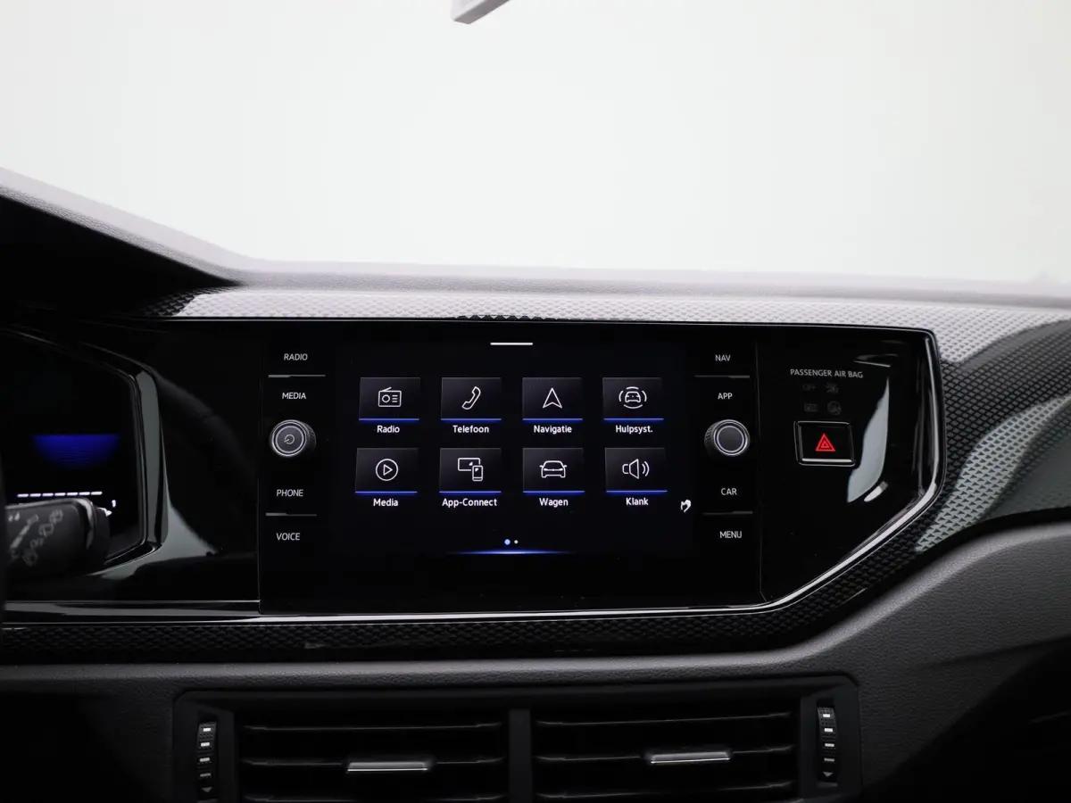 1.0 TSI Life Business 95 PK| Origineel Nederlands | 1e Eigenaar | Navigatie | Stoelverwarming | Climatronic | Parkeersensoren | Digitale Cockpit Voorstoelen verwarmd |