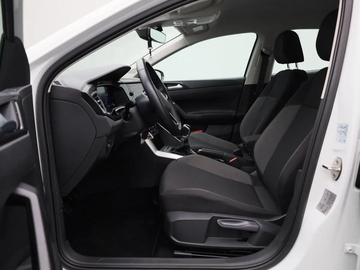 1.0 TSI Life Business 95 PK| Origineel Nederlands | 1e Eigenaar | Navigatie | Stoelverwarming | Climatronic | Parkeersensoren | Digitale Cockpit Voorstoelen verwarmd |