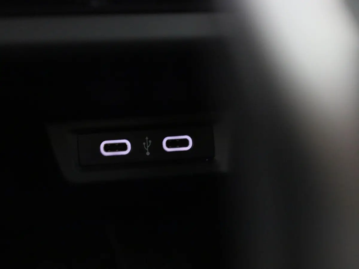 1.0 TSI Life Business 95 PK| Origineel Nederlands | 1e Eigenaar | Navigatie | Stoelverwarming | Climatronic | Parkeersensoren | Digitale Cockpit Voorstoelen verwarmd |
