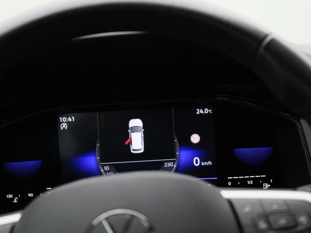 1.0 TSI Life Business 95 PK| Origineel Nederlands | 1e Eigenaar | Navigatie | Stoelverwarming | Climatronic | Parkeersensoren | Digitale Cockpit Voorstoelen verwarmd |