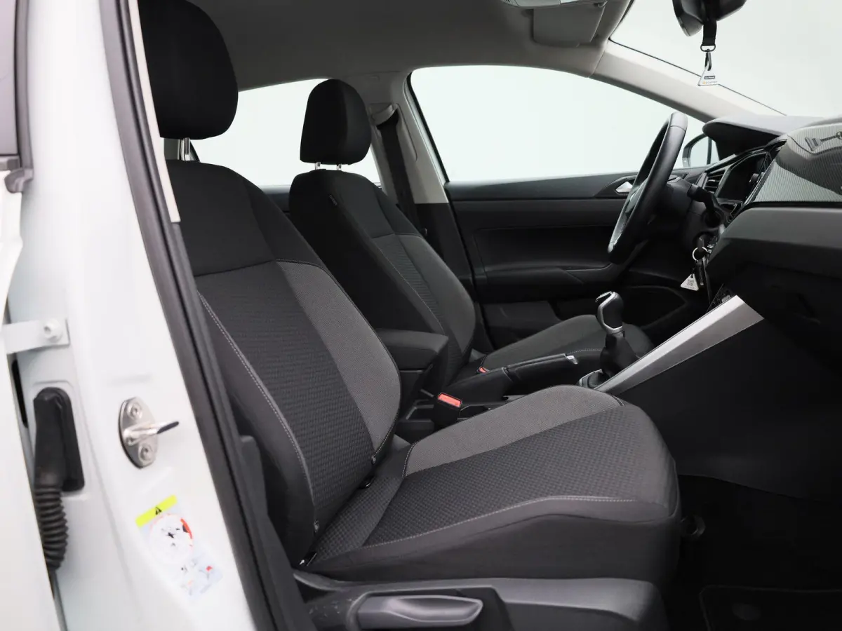 1.0 TSI Life Business 95 PK| Origineel Nederlands | 1e Eigenaar | Navigatie | Stoelverwarming | Climatronic | Parkeersensoren | Digitale Cockpit Voorstoelen verwarmd |