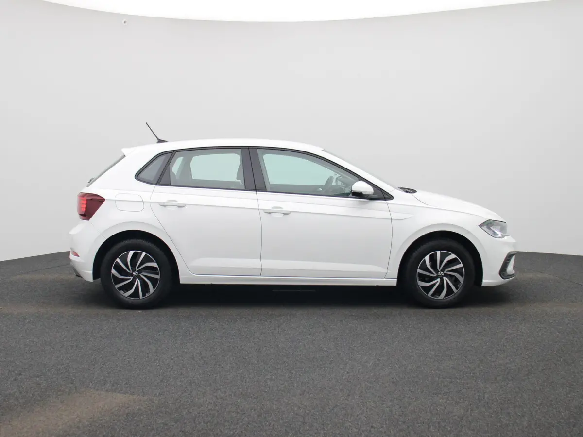 1.0 TSI Life Business 95 PK| Origineel Nederlands | 1e Eigenaar | Navigatie | Stoelverwarming | Climatronic | Parkeersensoren | Digitale Cockpit Voorstoelen verwarmd |