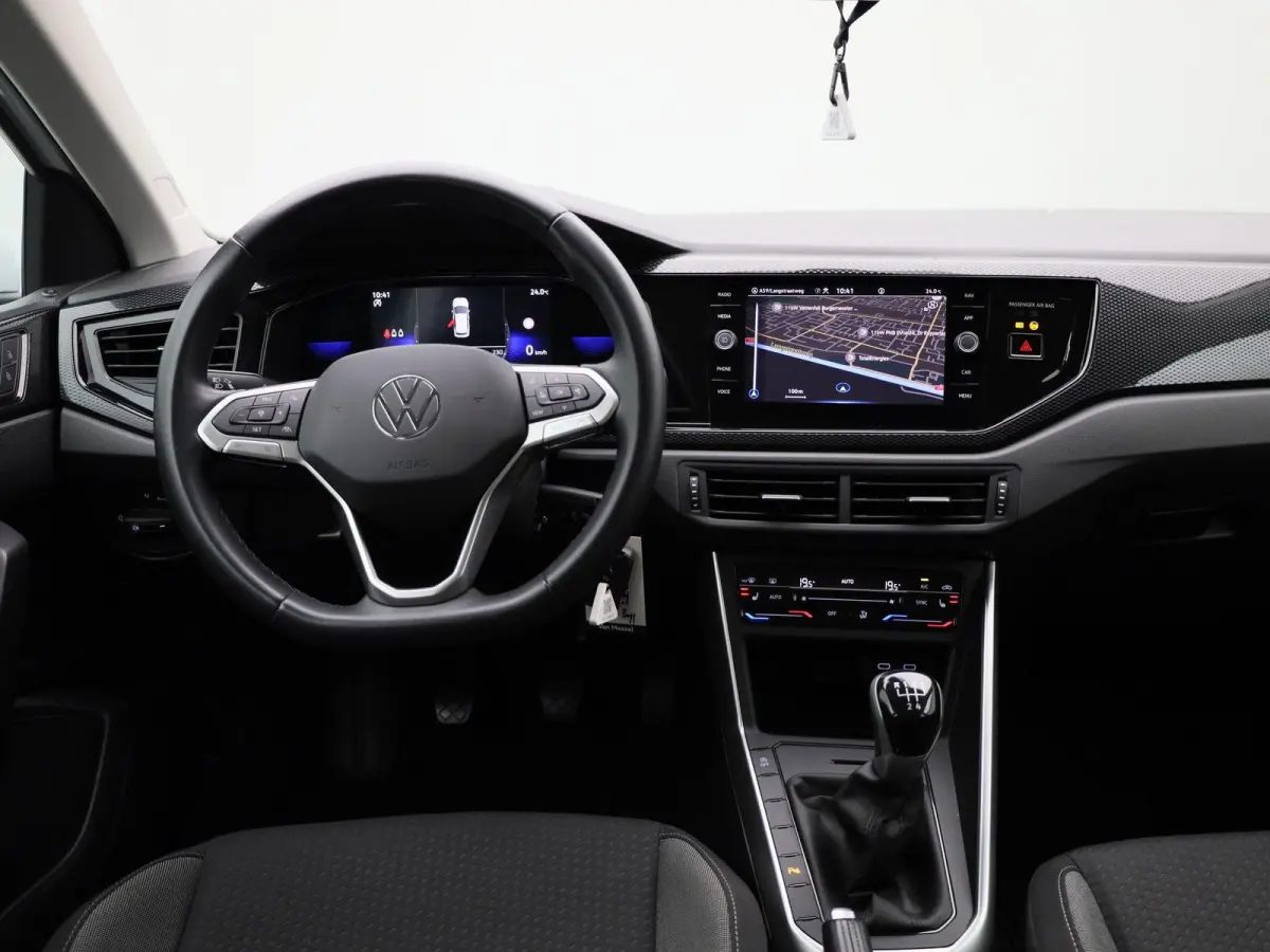 1.0 TSI Life Business 95 PK| Origineel Nederlands | 1e Eigenaar | Navigatie | Stoelverwarming | Climatronic | Parkeersensoren | Digitale Cockpit Voorstoelen verwarmd |