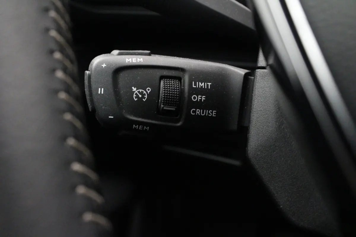 1.2 PureTech Active Pack Business |Navi|Camera|Carplay|