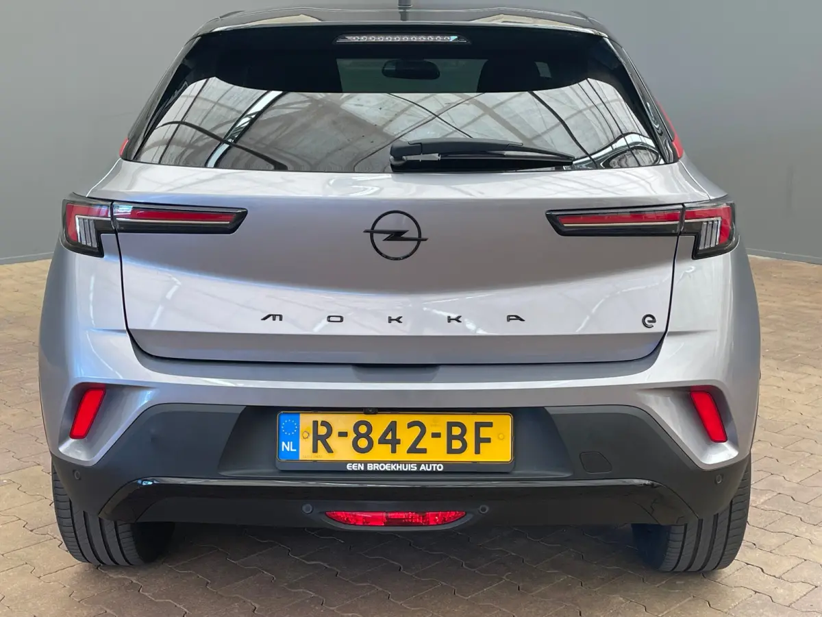 GS Line 50-kWh Camera | LED | 18" Lichtmetaal | Carplay | Cruise | Climate | Parkeersensoren voor en Achter | Achteruitrijcamera | Afwijkende dakkleur | Apple Carplay/Android Auto|telefoonin