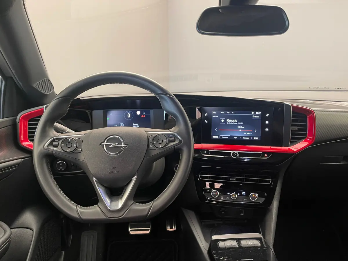 GS Line 50-kWh Camera | LED | 18" Lichtmetaal | Carplay | Cruise | Climate | Parkeersensoren voor en Achter | Achteruitrijcamera | Afwijkende dakkleur | Apple Carplay/Android Auto|telefoonin