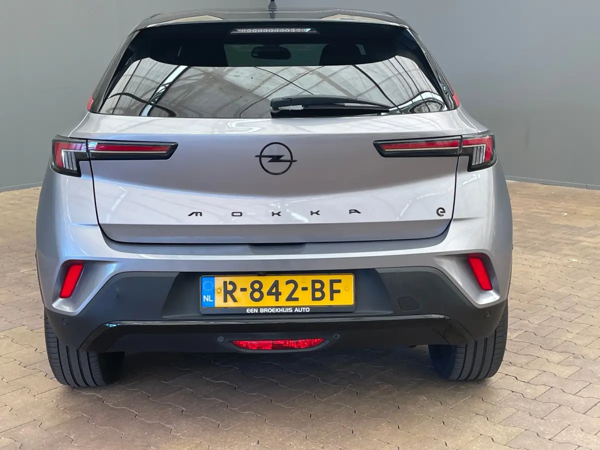 GS Line 50-kWh Camera | LED | 18" Lichtmetaal | Carplay | Cruise | Climate | Parkeersensoren voor en Achter | Achteruitrijcamera | Afwijkende dakkleur | Apple Carplay/Android Auto|telefoonin