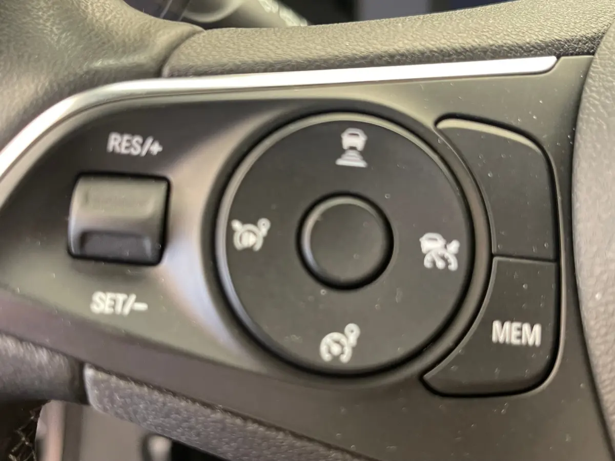 GS Line 50-kWh Camera | LED | 18" Lichtmetaal | Carplay | Cruise | Climate | Parkeersensoren voor en Achter | Achteruitrijcamera | Afwijkende dakkleur | Apple Carplay/Android Auto|telefoonin