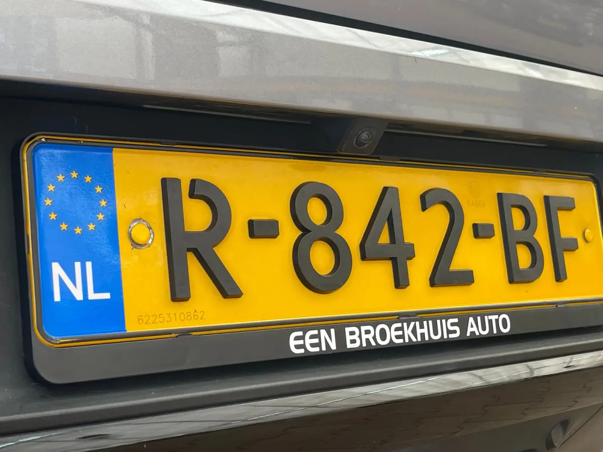 GS Line 50-kWh Camera | LED | 18" Lichtmetaal | Carplay | Cruise | Climate | Parkeersensoren voor en Achter | Achteruitrijcamera | Afwijkende dakkleur | Apple Carplay/Android Auto|telefoonin