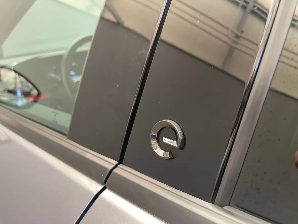 GS Line 50-kWh Camera | LED | 18" Lichtmetaal | Carplay | Cruise | Climate | Parkeersensoren voor en Achter | Achteruitrijcamera | Afwijkende dakkleur | Apple Carplay/Android Auto|telefoonin