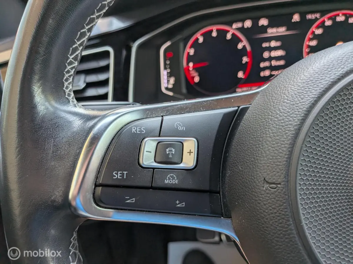 1.0 TSI Highline Business 2x R-Line LED ETC