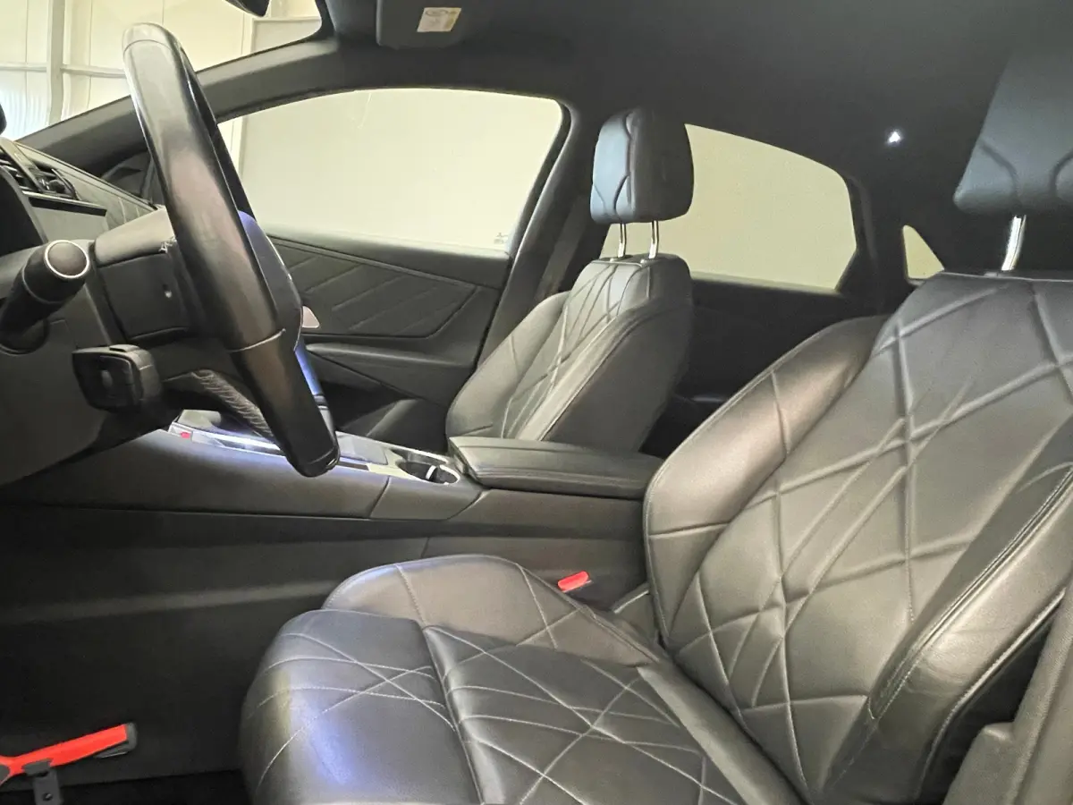 1.2 PureTech Executive Leder | Elec stoelen | Stoelverwarming | | Achteruitrijcamera | Apple Carplay/Android Auto|telefoonintegratie premium | Bluetooth telefoonvoorbereiding