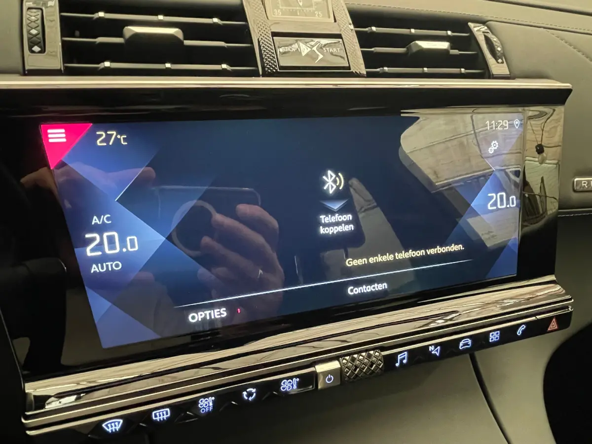 1.2 PureTech Executive Leder | Elec stoelen | Stoelverwarming | | Achteruitrijcamera | Apple Carplay/Android Auto|telefoonintegratie premium | Bluetooth telefoonvoorbereiding