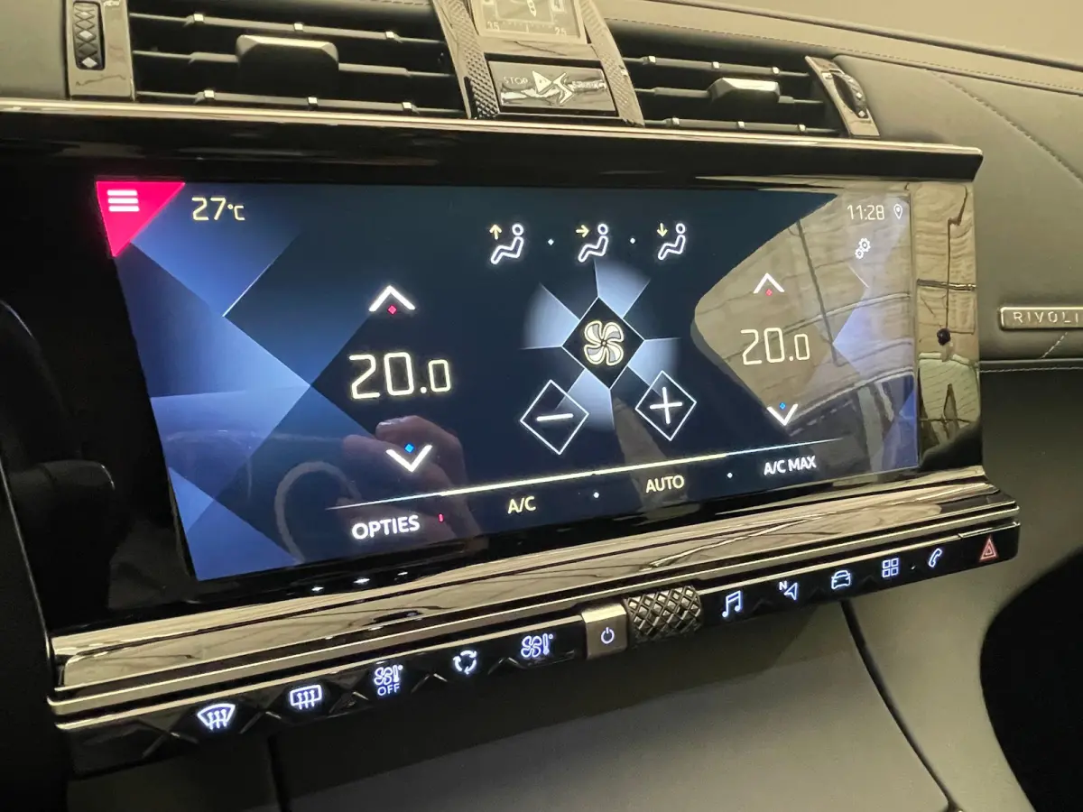 1.2 PureTech Executive Leder | Elec stoelen | Stoelverwarming | | Achteruitrijcamera | Apple Carplay/Android Auto|telefoonintegratie premium | Bluetooth telefoonvoorbereiding