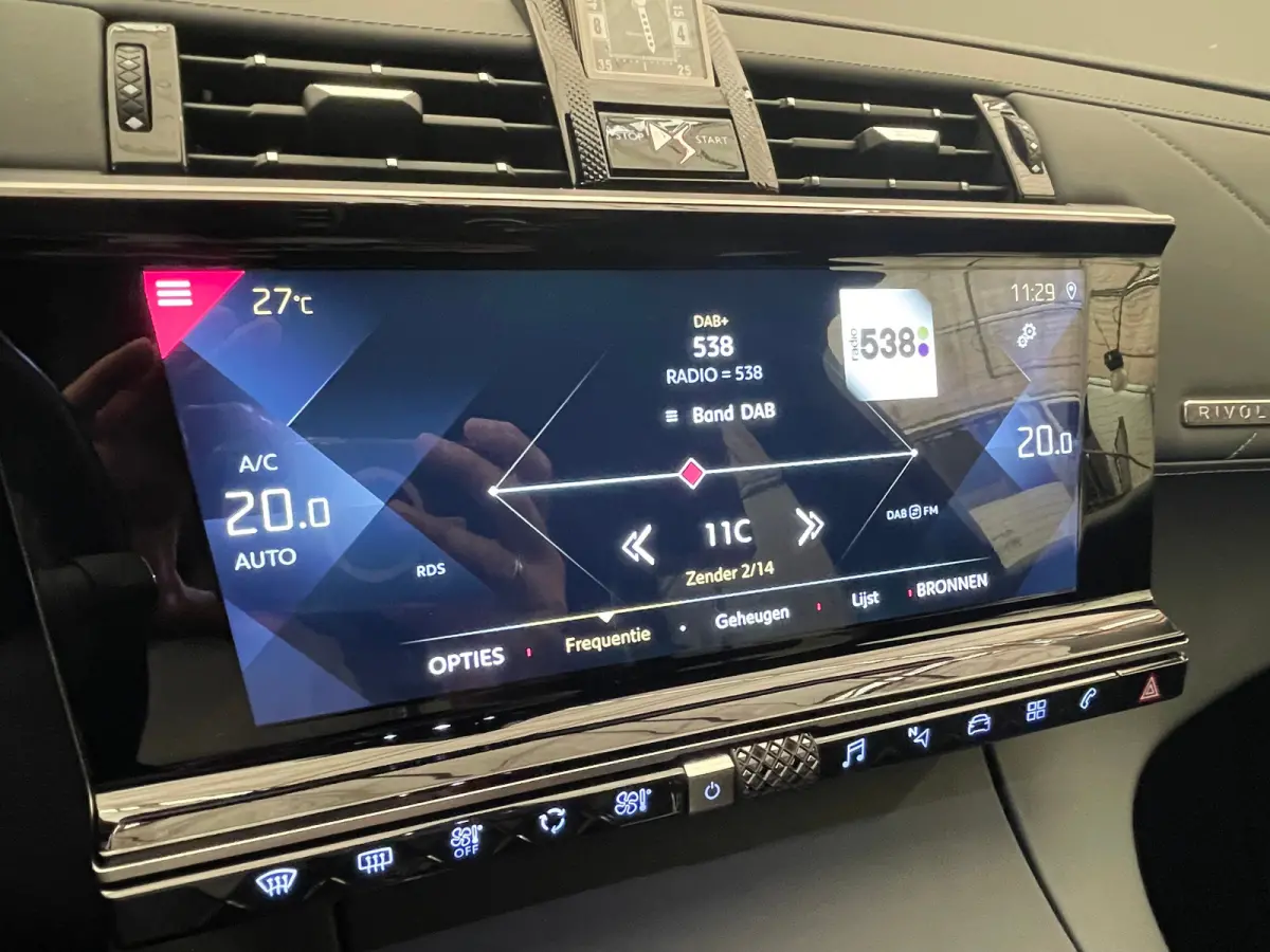 1.2 PureTech Executive Leder | Elec stoelen | Stoelverwarming | | Achteruitrijcamera | Apple Carplay/Android Auto|telefoonintegratie premium | Bluetooth telefoonvoorbereiding