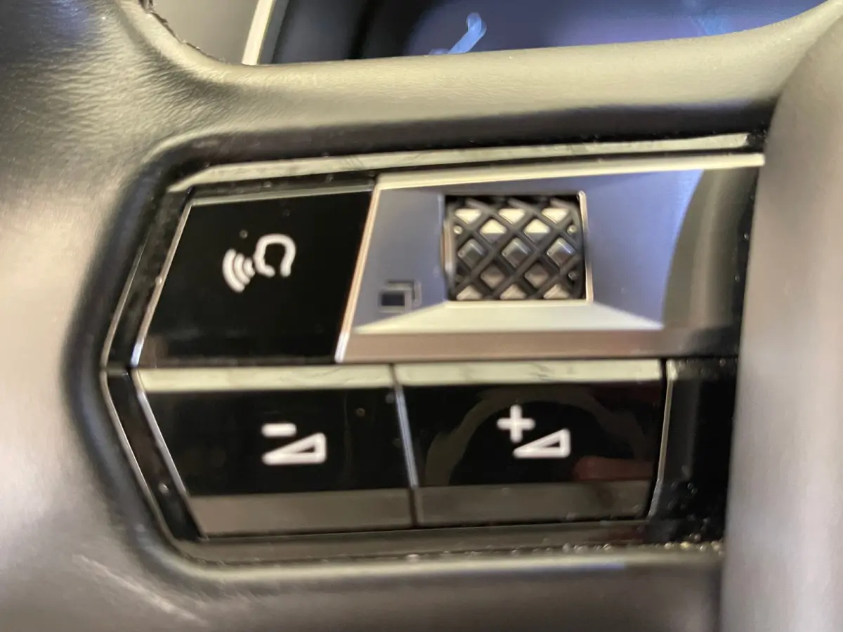 1.2 PureTech Executive Leder | Elec stoelen | Stoelverwarming | | Achteruitrijcamera | Apple Carplay/Android Auto|telefoonintegratie premium | Bluetooth telefoonvoorbereiding