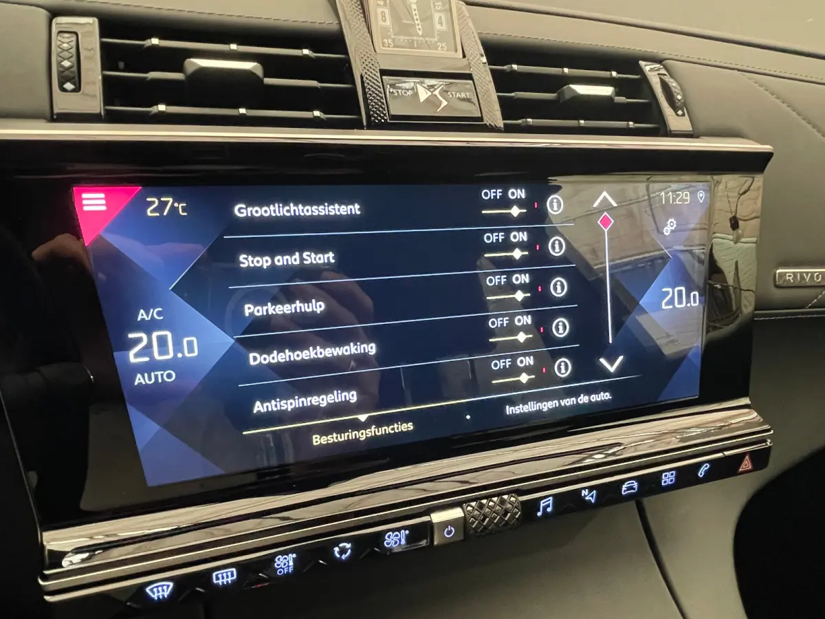 1.2 PureTech Executive Leder | Elec stoelen | Stoelverwarming | | Achteruitrijcamera | Apple Carplay/Android Auto|telefoonintegratie premium | Bluetooth telefoonvoorbereiding