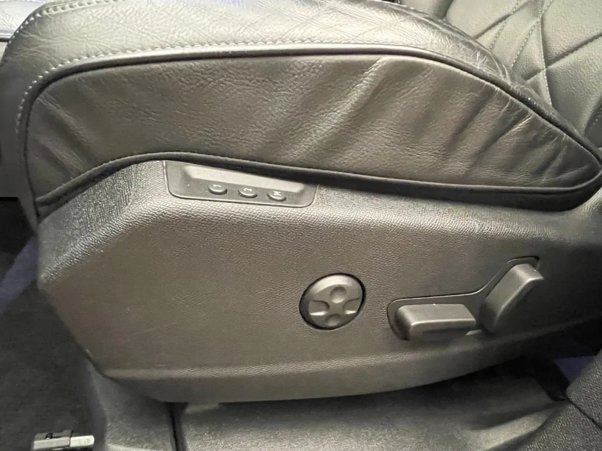 1.2 PureTech Executive Leder | Elec stoelen | Stoelverwarming | | Achteruitrijcamera | Apple Carplay/Android Auto|telefoonintegratie premium | Bluetooth telefoonvoorbereiding