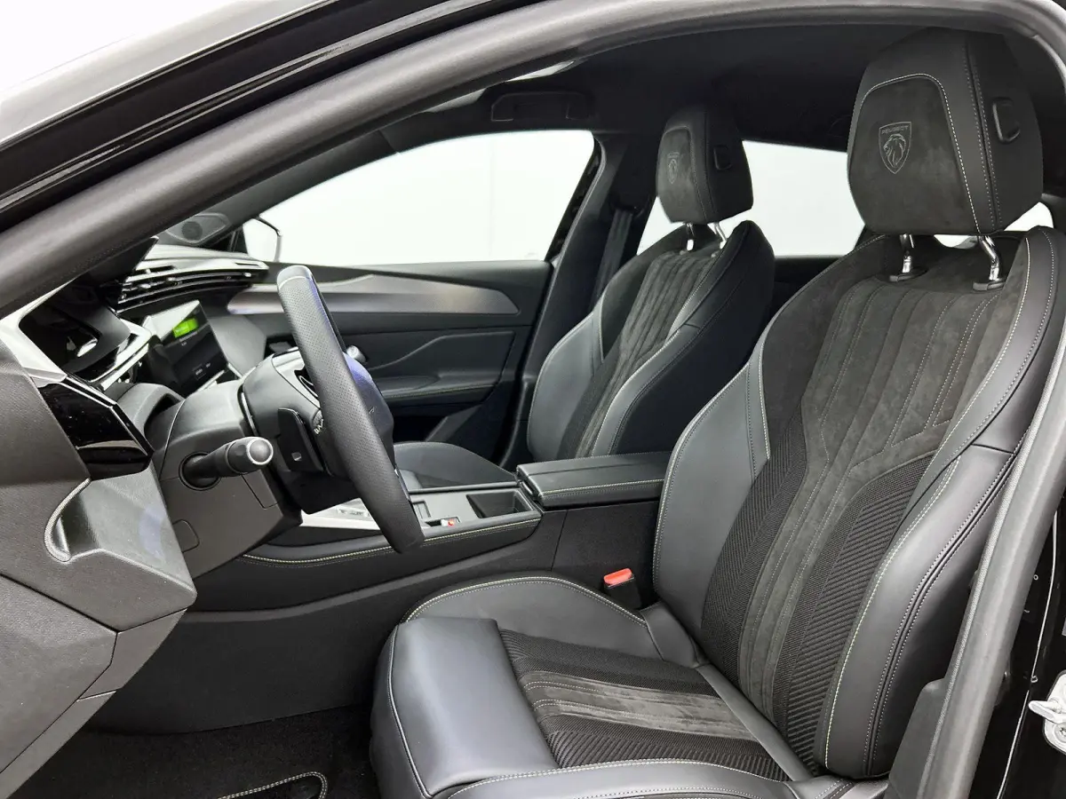 1.2 Hybrid 145 e-DCS6 GT | Automaat | GT | Sportstoelen | Elektrisch bedienbare stoelen | Elektrische achterklep | Navigatie | Apple carplay | Android auto | 360 camera | Dode hoek sensoren 