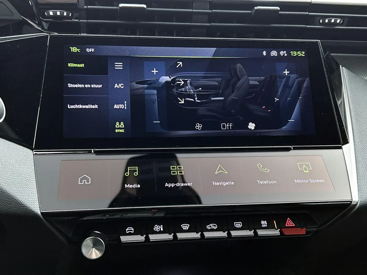 1.2 Hybrid 145 e-DCS6 GT | Automaat | GT | Sportstoelen | Elektrisch bedienbare stoelen | Elektrische achterklep | Navigatie | Apple carplay | Android auto | 360 camera | Dode hoek sensoren 