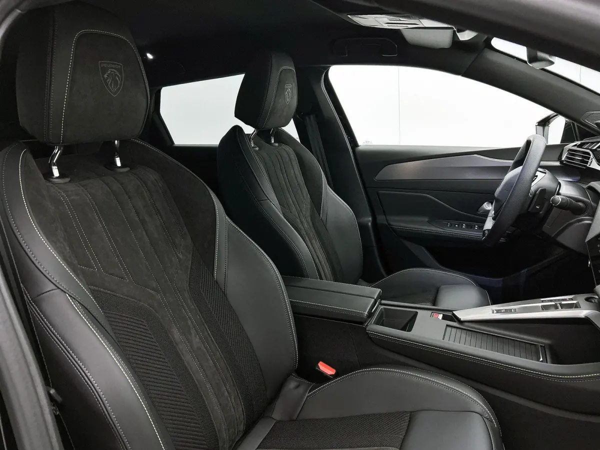 1.2 Hybrid 145 e-DCS6 GT | Automaat | GT | Sportstoelen | Elektrisch bedienbare stoelen | Elektrische achterklep | Navigatie | Apple carplay | Android auto | 360 camera | Dode hoek sensoren 