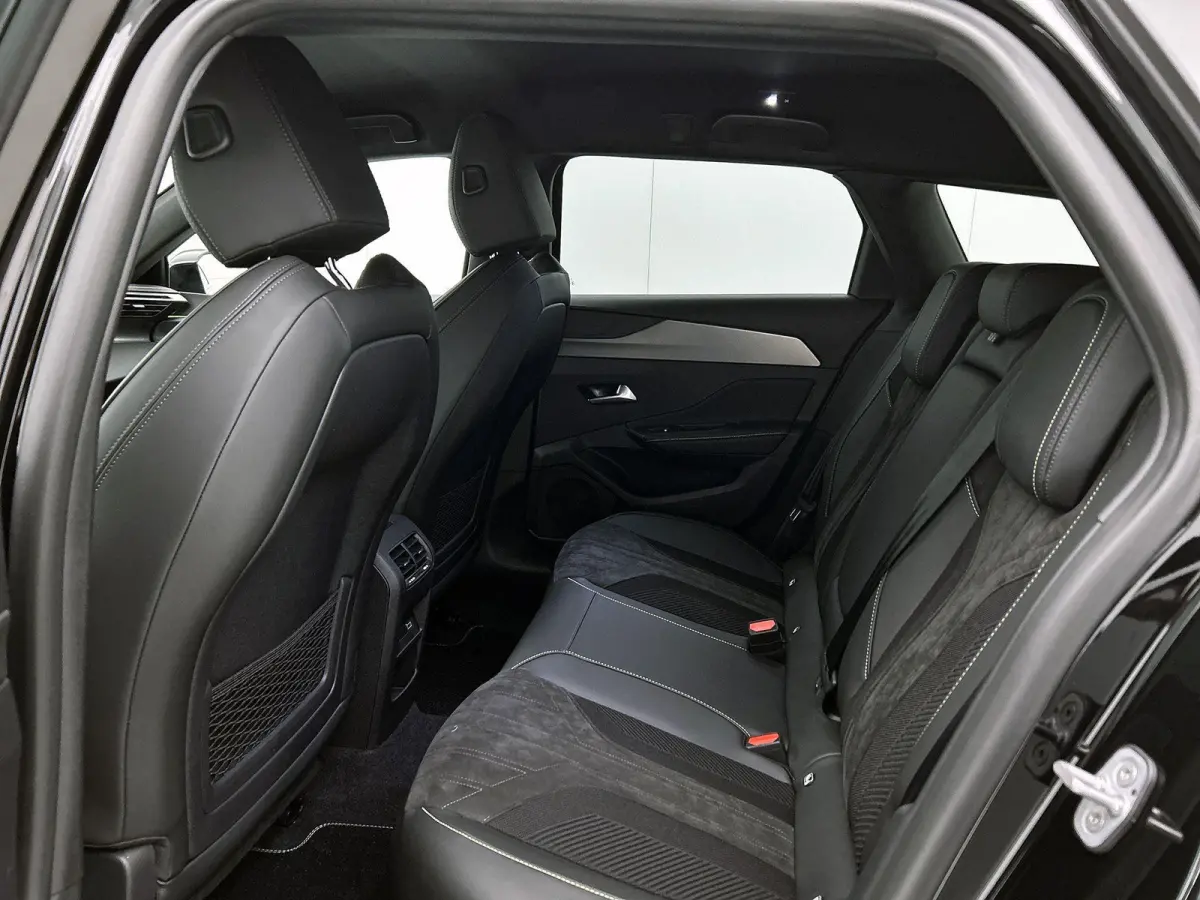 1.2 Hybrid 145 e-DCS6 GT | Automaat | GT | Sportstoelen | Elektrisch bedienbare stoelen | Elektrische achterklep | Navigatie | Apple carplay | Android auto | 360 camera | Dode hoek sensoren 