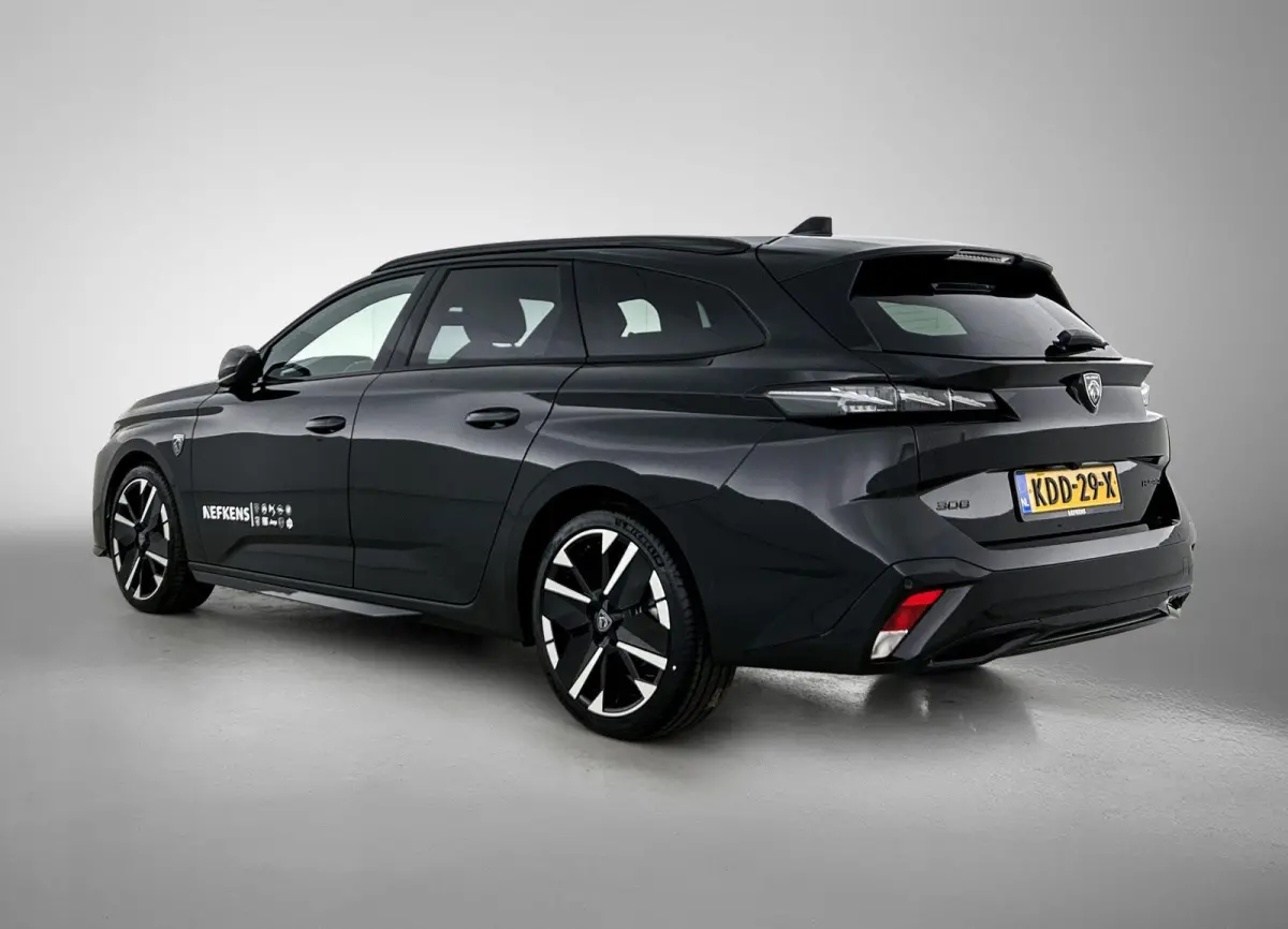 1.2 Hybrid 145 e-DCS6 GT | Automaat | GT | Sportstoelen | Elektrisch bedienbare stoelen | Elektrische achterklep | Navigatie | Apple carplay | Android auto | 360 camera | Dode hoek sensoren 