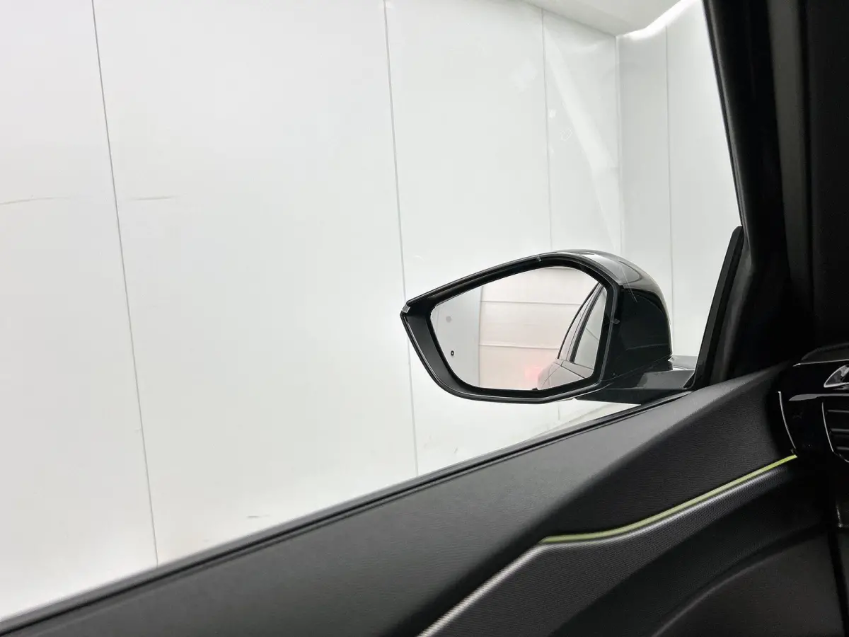 1.2 Hybrid 145 e-DCS6 GT | Automaat | GT | Sportstoelen | Elektrisch bedienbare stoelen | Elektrische achterklep | Navigatie | Apple carplay | Android auto | 360 camera | Dode hoek sensoren 