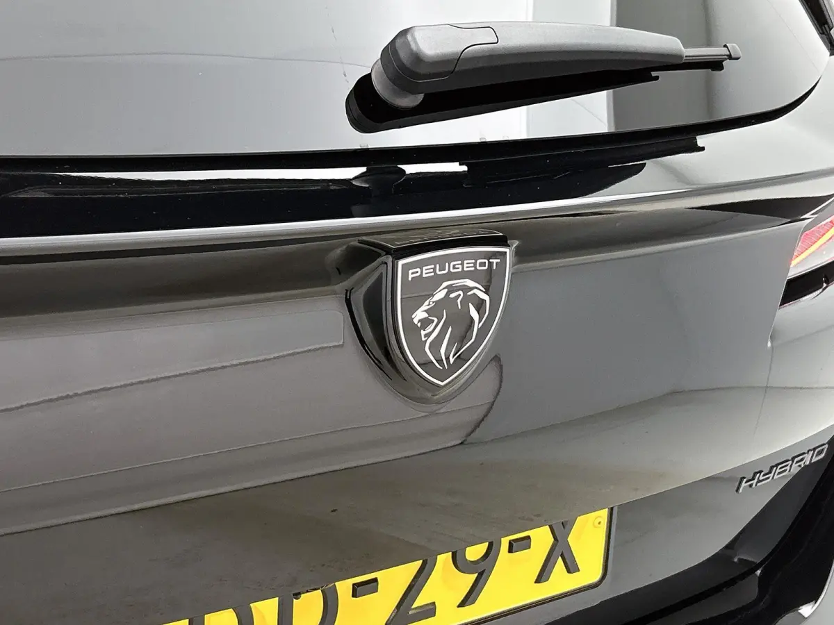 1.2 Hybrid 145 e-DCS6 GT | Automaat | GT | Sportstoelen | Elektrisch bedienbare stoelen | Elektrische achterklep | Navigatie | Apple carplay | Android auto | 360 camera | Dode hoek sensoren 