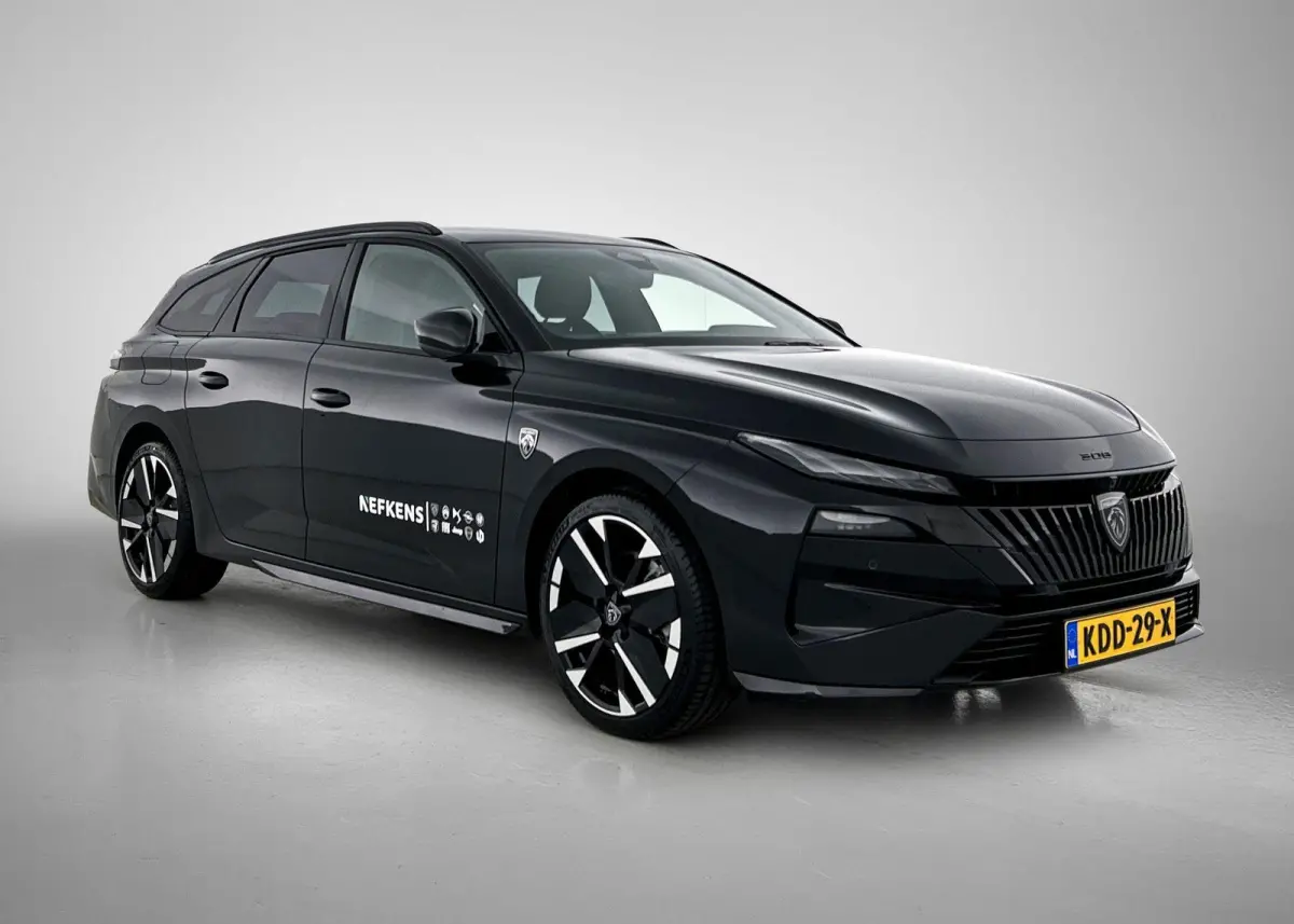 1.2 Hybrid 145 e-DCS6 GT | Automaat | GT | Sportstoelen | Elektrisch bedienbare stoelen | Elektrische achterklep | Navigatie | Apple carplay | Android auto | 360 camera | Dode hoek sensoren 