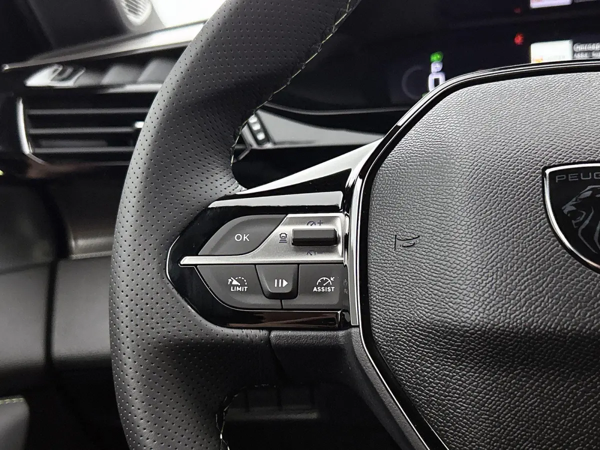 1.2 Hybrid 145 e-DCS6 GT | Automaat | GT | Sportstoelen | Elektrisch bedienbare stoelen | Elektrische achterklep | Navigatie | Apple carplay | Android auto | 360 camera | Dode hoek sensoren 