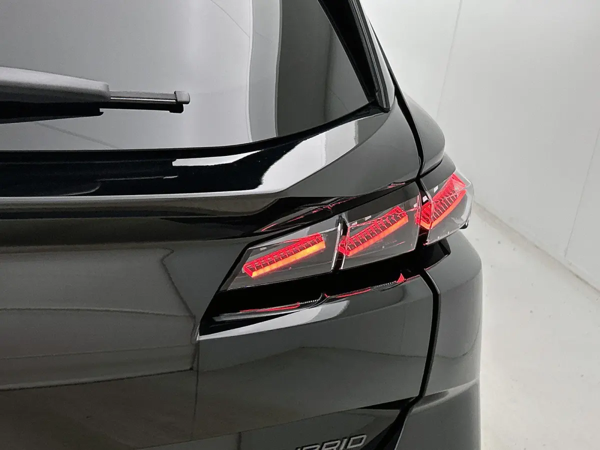 1.2 Hybrid 145 e-DCS6 GT | Automaat | GT | Sportstoelen | Elektrisch bedienbare stoelen | Elektrische achterklep | Navigatie | Apple carplay | Android auto | 360 camera | Dode hoek sensoren 