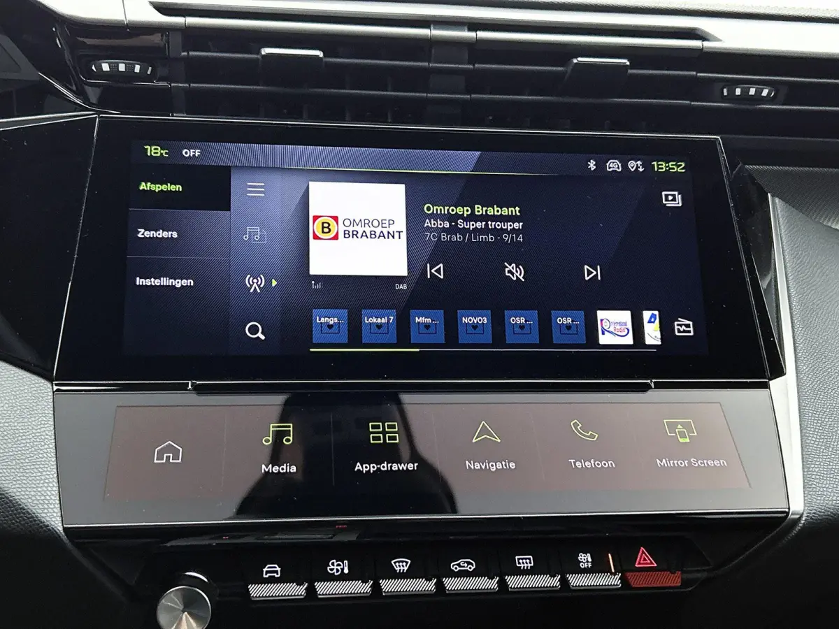 1.2 Hybrid 145 e-DCS6 GT | Automaat | GT | Sportstoelen | Elektrisch bedienbare stoelen | Elektrische achterklep | Navigatie | Apple carplay | Android auto | 360 camera | Dode hoek sensoren 