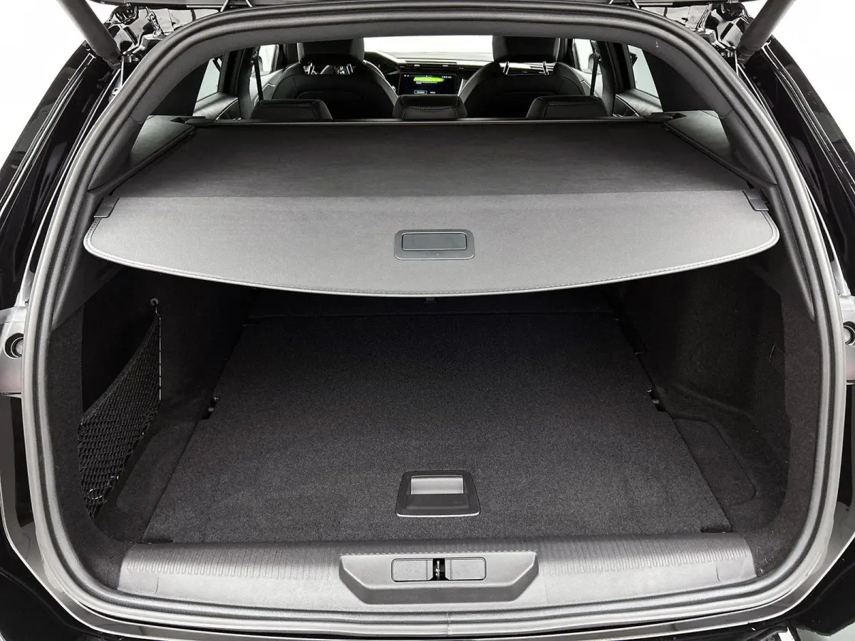 1.2 Hybrid 145 e-DCS6 GT | Automaat | GT | Sportstoelen | Elektrisch bedienbare stoelen | Elektrische achterklep | Navigatie | Apple carplay | Android auto | 360 camera | Dode hoek sensoren 