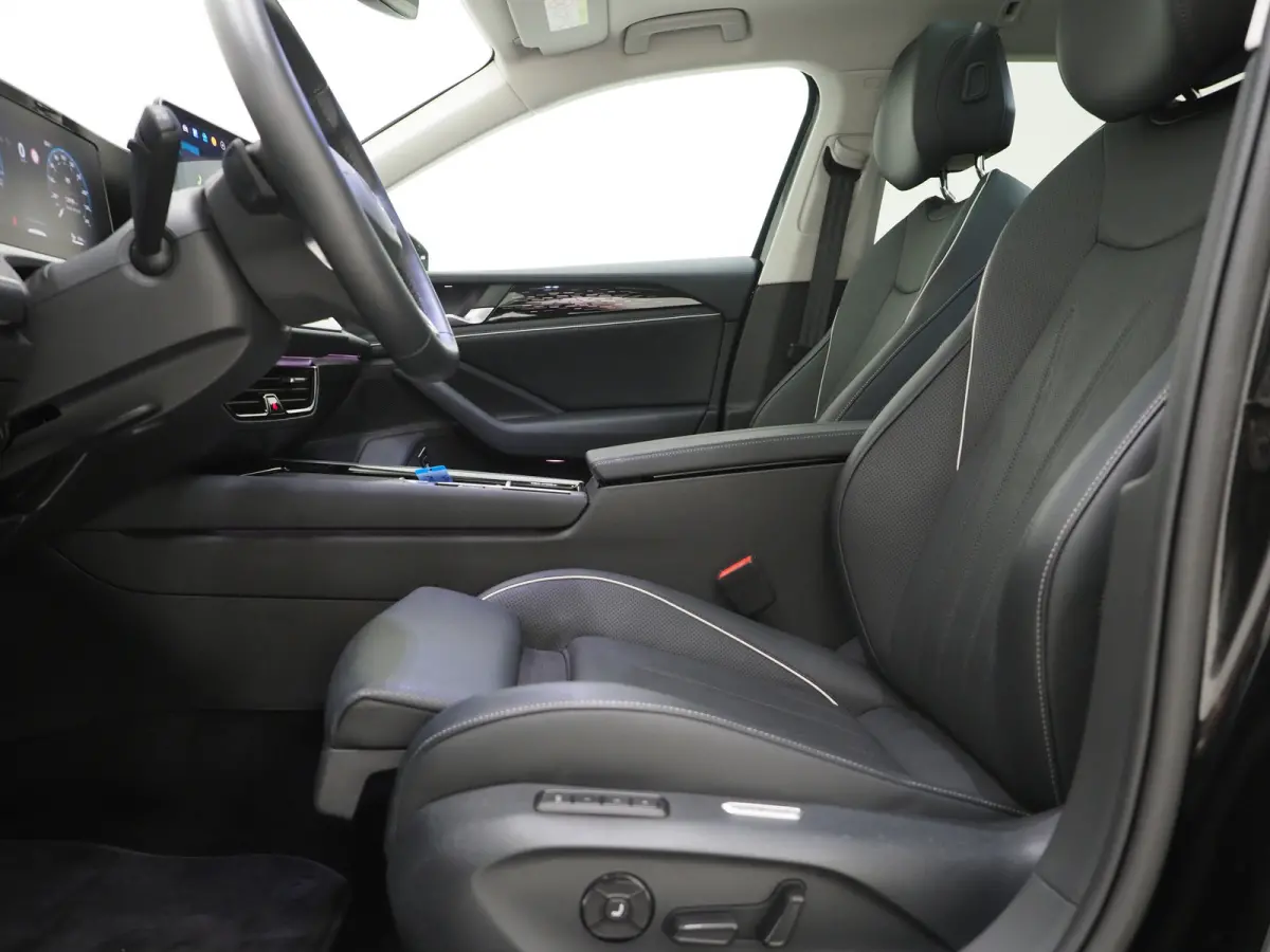 1.5 eHybrid Elegance | 5 Jaar Garantie | Panoramadak | Leder | Trekhaak | Harman/Kardon | HUD | 360 | Sfeerlicht | Keyless