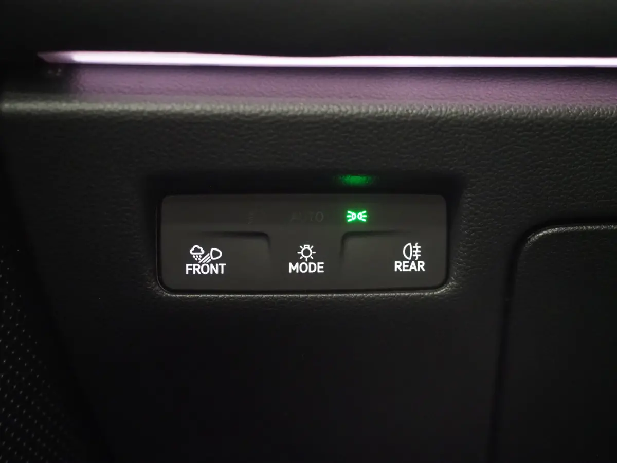 1.5 eHybrid Elegance | 5 Jaar Garantie | Panoramadak | Leder | Trekhaak | Harman/Kardon | HUD | 360 | Sfeerlicht | Keyless