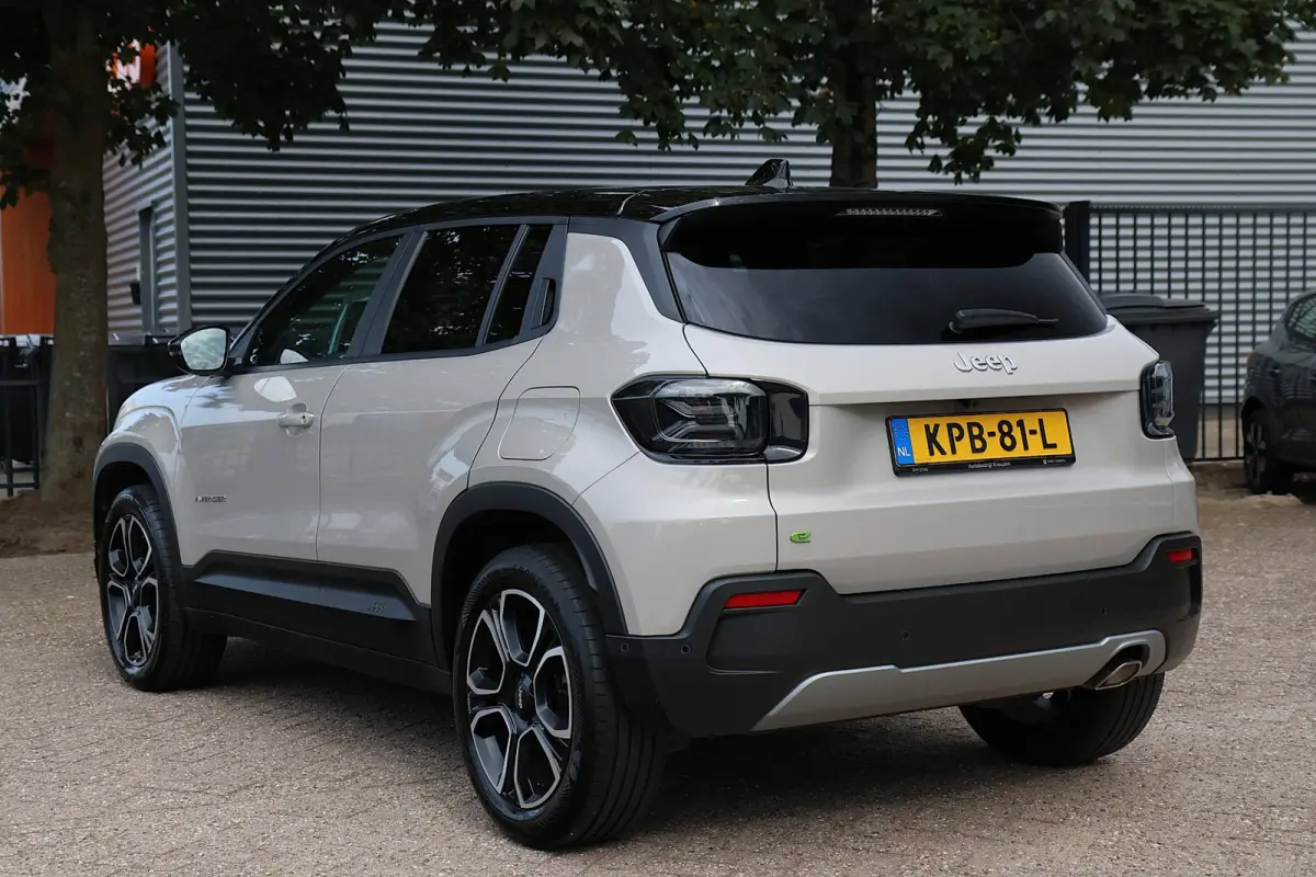 1.2 e-Hybrid Summit pano-leder-carplay navi-keyless