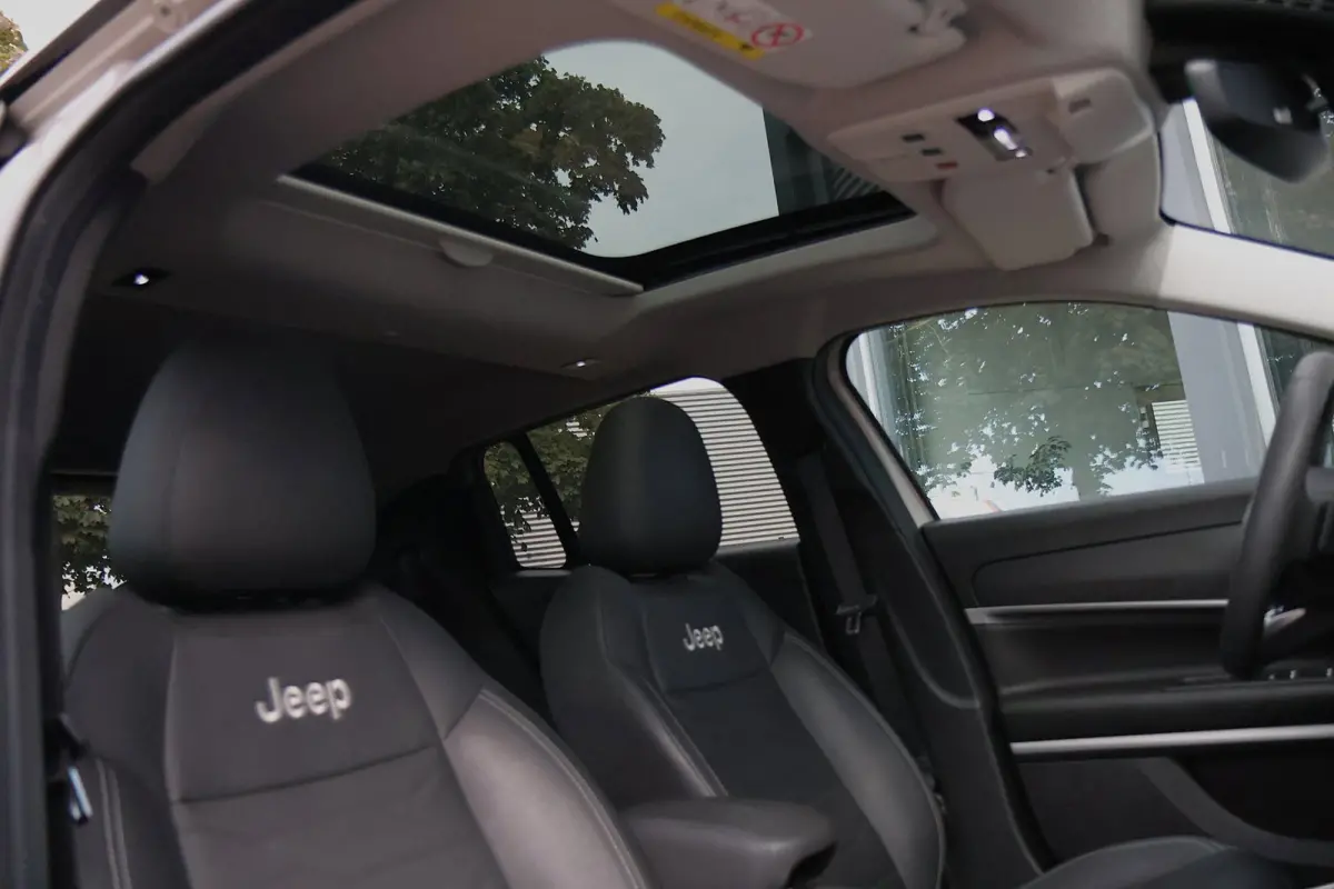 1.2 e-Hybrid Summit pano-leder-carplay navi-keyless